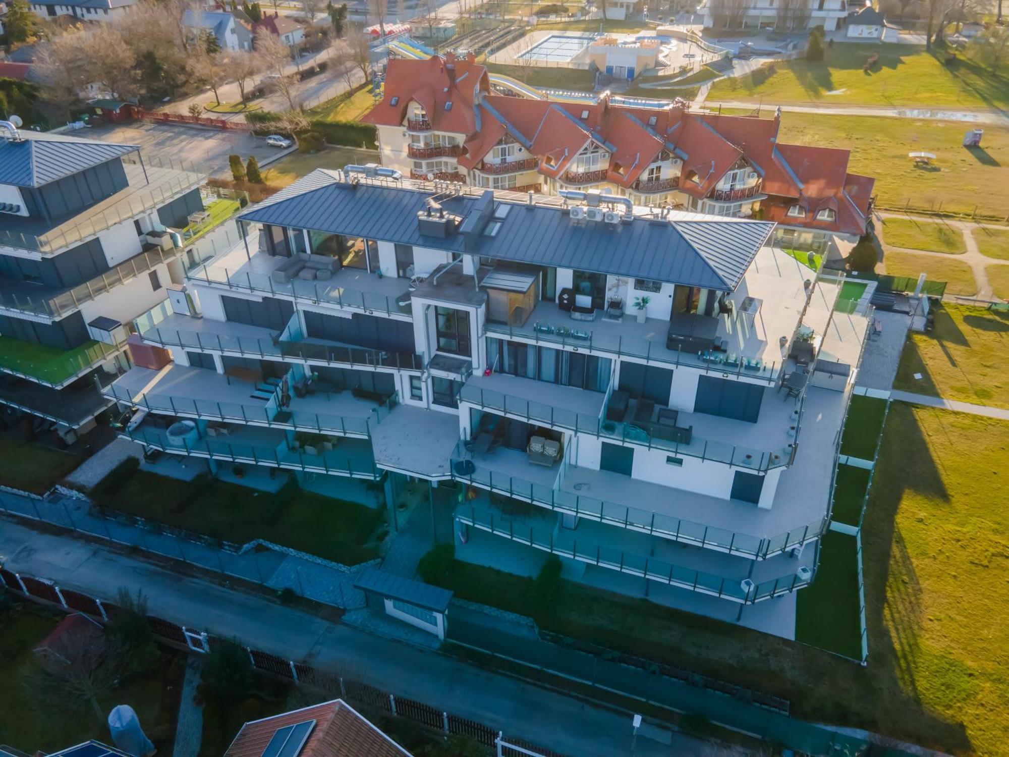 LelleMarine Apartman Balatonlelle Esterno foto