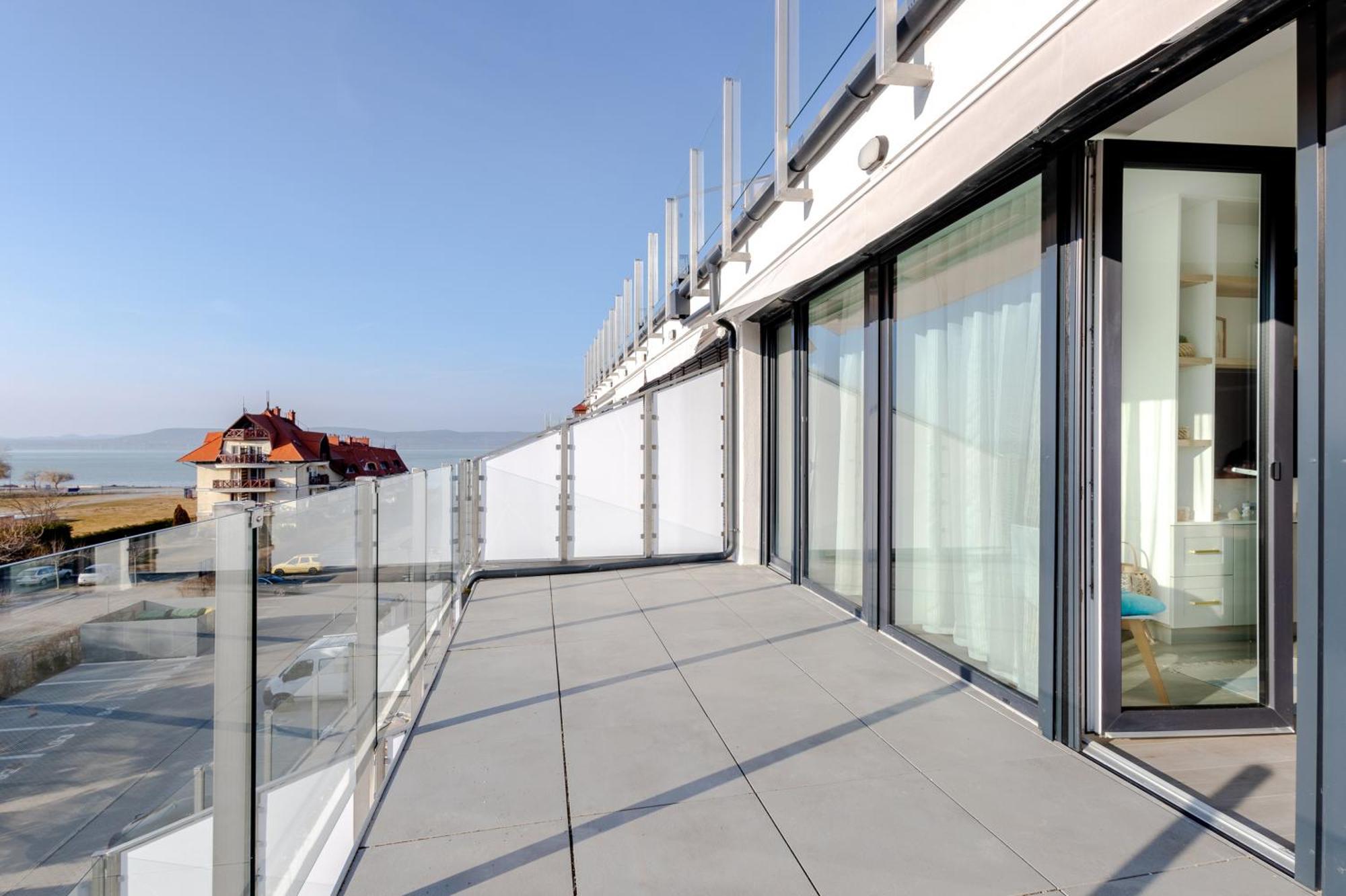 LelleMarine Apartman Balatonlelle Esterno foto