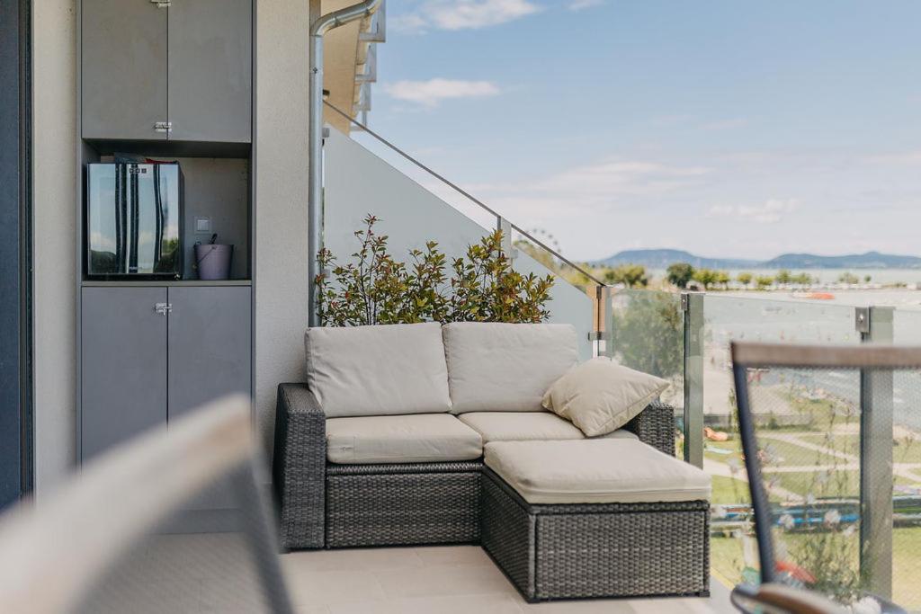 LelleMarine Apartman Balatonlelle Esterno foto