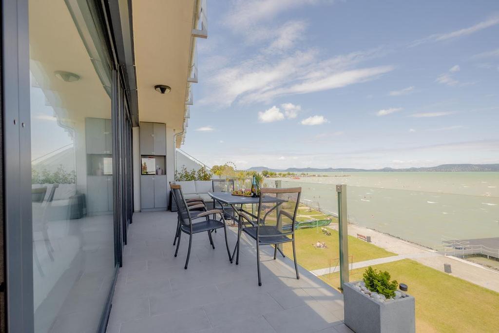 LelleMarine Apartman Balatonlelle Esterno foto